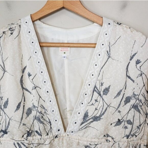Lauren Moffatt | Silk Floral Print Short Sleeve Blouse Size Medium - Picture 4 of 7